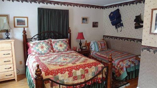 The Young House Bed And Breakfast Millinocket Bagian luar foto