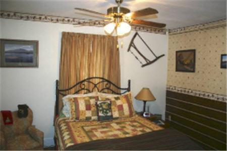 The Young House Bed And Breakfast Millinocket Ruang foto