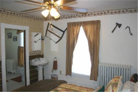 The Young House Bed And Breakfast Millinocket Ruang foto